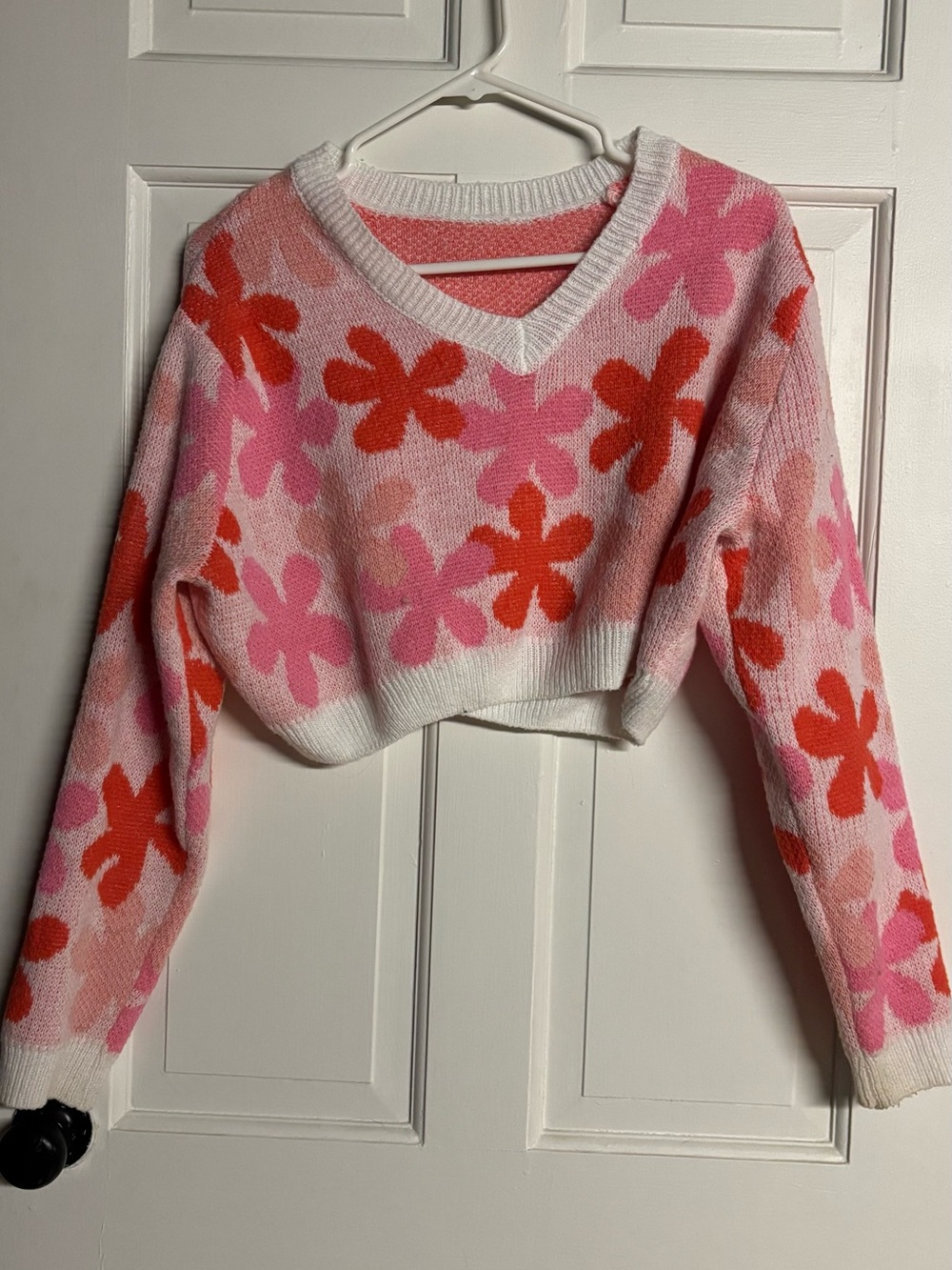 SHEIN Pink and Orange Floral V-Neck Cropped Sweater
